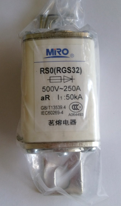 Cầu chì RS0(RGS32) 500V-250A0